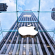 Ilustración para el artículo titulado Apple podría estar acelerando la creación de su propio dispositivo de realidad virtual